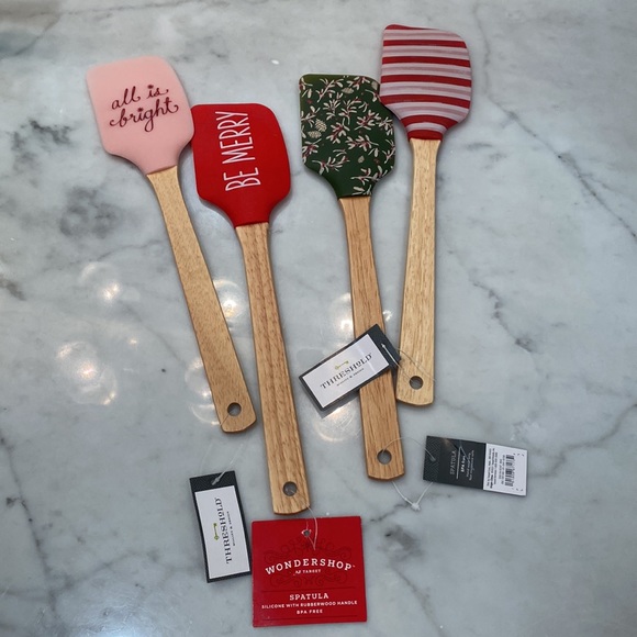NWT Threshold Spatulas and Wondershop Dishcloths - Picture 2 of 3